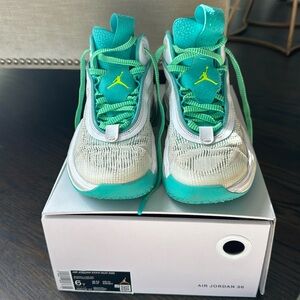 Nike Air Jordan XXXVI GUO GS Basketball Shoes Zoom Big Kids 6Y
Style DM0795-107